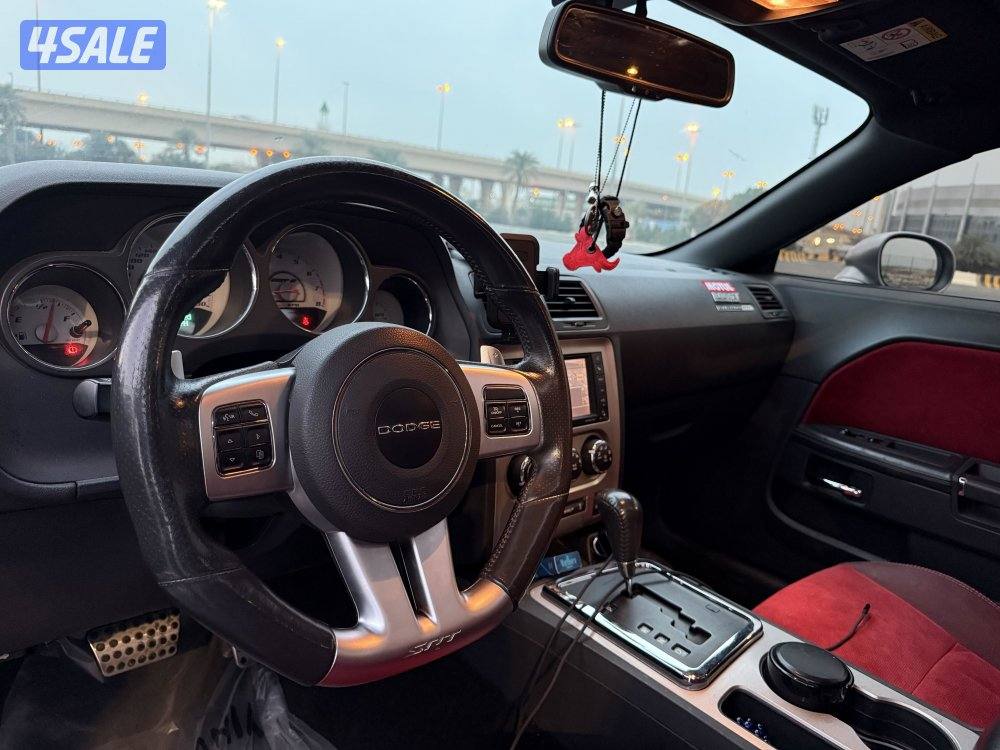 للبيع تشالنجر srt13