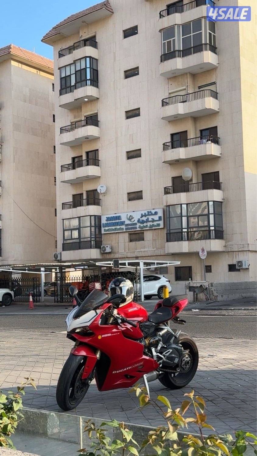 Ducati panigale 11990