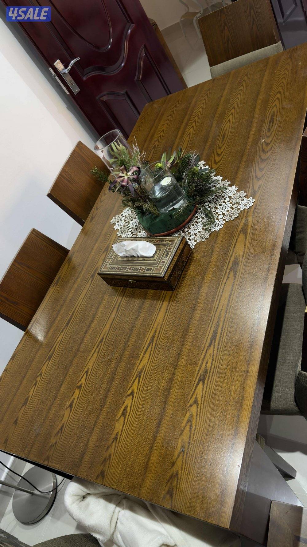للبيع طاولة طعام مع ٦ كراسي، خشب ماليزي اصلي1