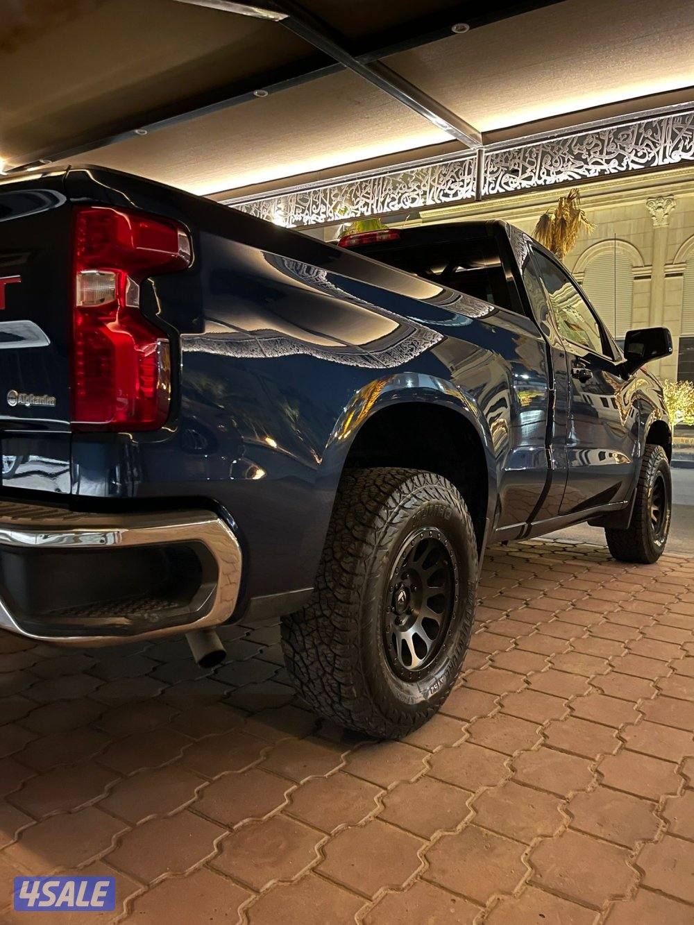 للبيع وانيت سلفرادو 70 عام3