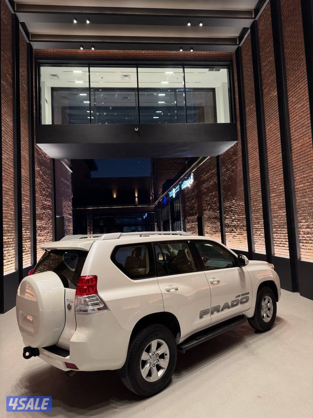 للبيع برادو 2011 6 سلاندر بحالة الوكالة4