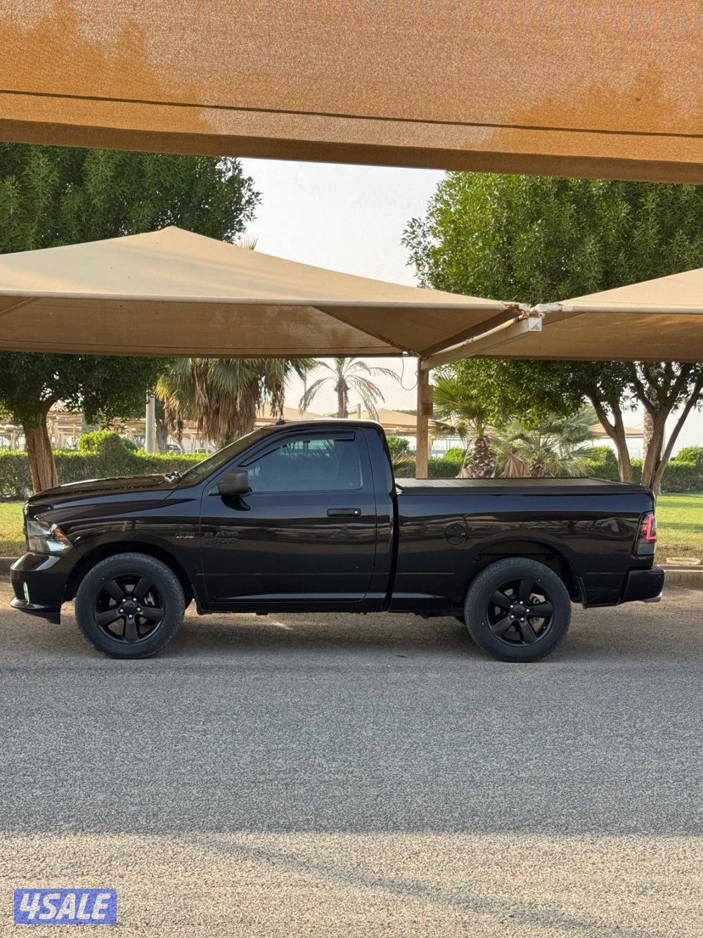 للبيع وانيت RAM 2021 Blacktopاعلى فئه قماره2