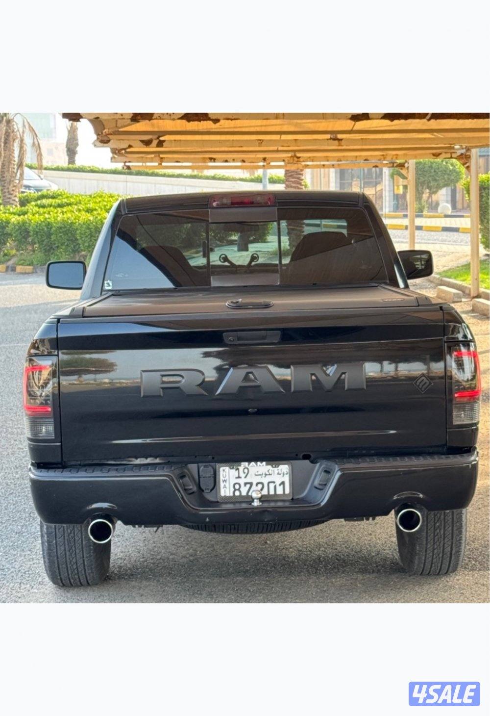 للبيع وانيت RAM 2021 Blacktopاعلى فئه قماره3