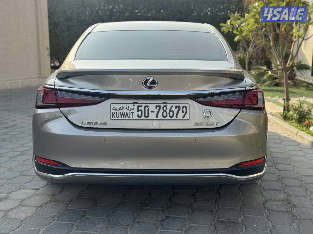 🔴2019 LEXUS ES250 بحالة ممتازة 🔴1