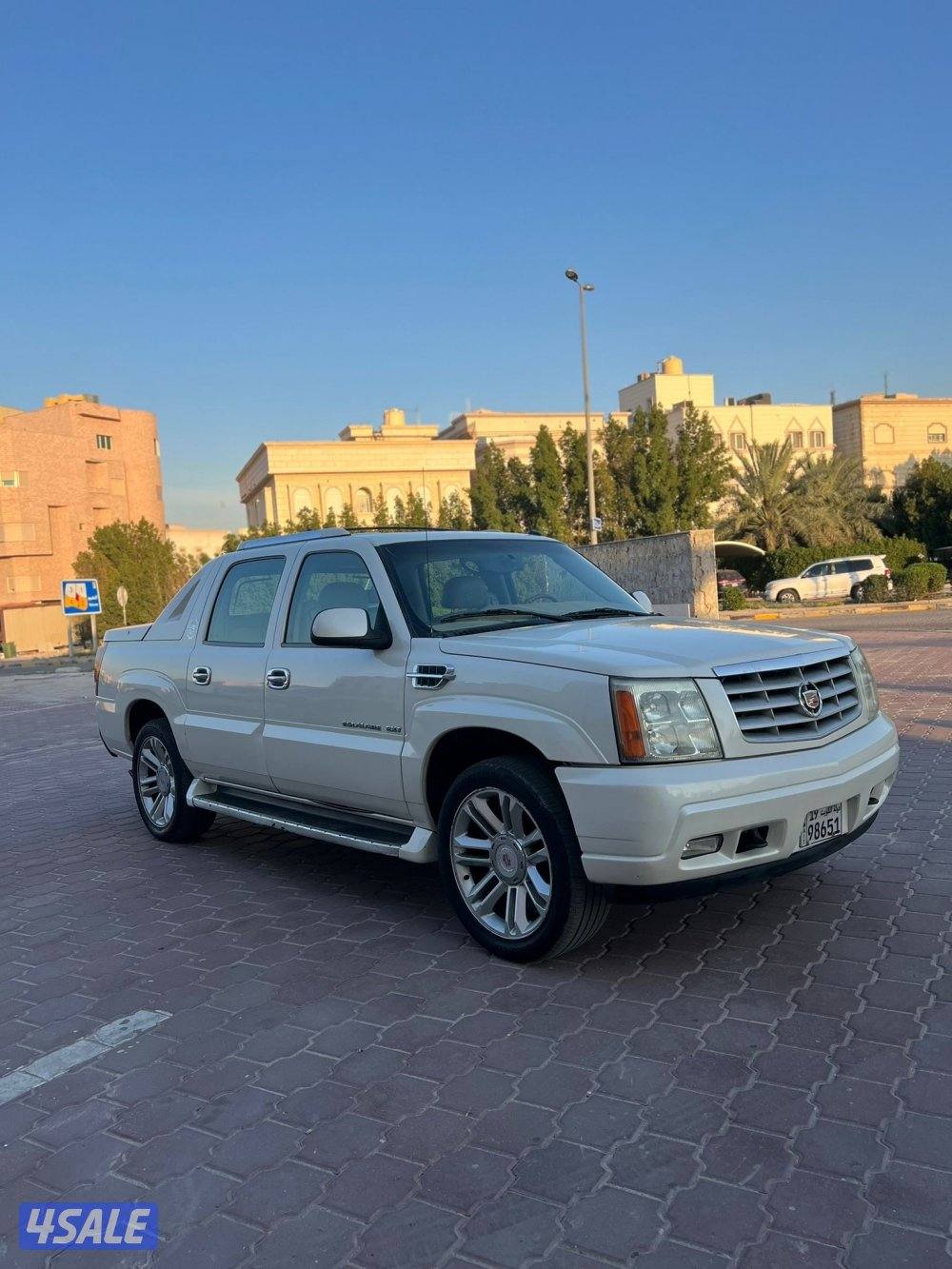 للبيع وانيت كاديلاك1