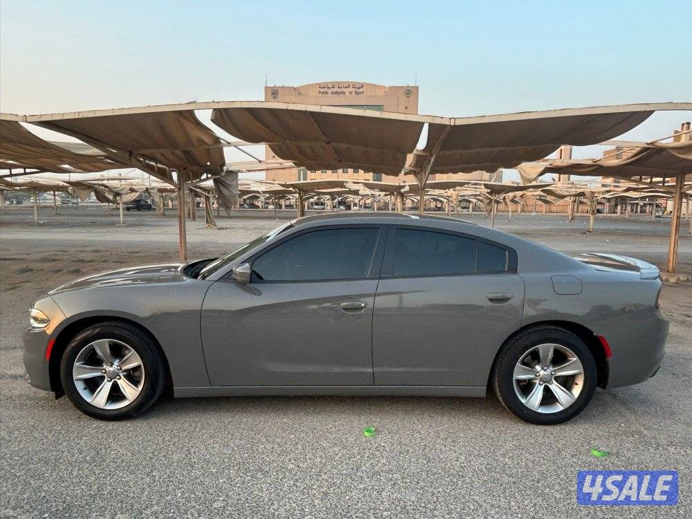 شارجر - موديل 2017 - شرط الفحص بالكامل - صبغ الوكالة - 6 سلندر3