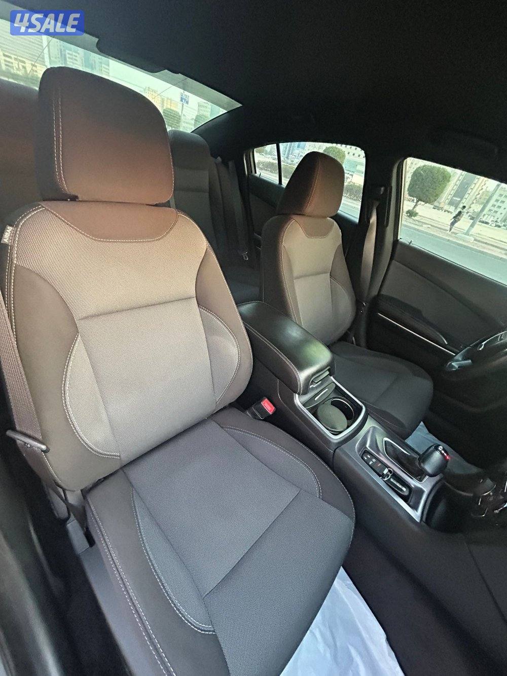 شارجر - موديل 2017 - شرط الفحص بالكامل - صبغ الوكالة - 6 سلندر8