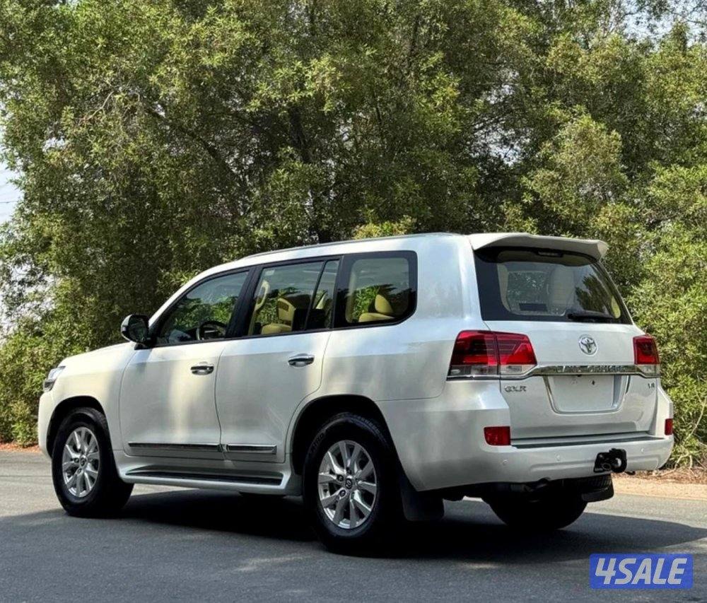 لاندكروزرGXR 2016 وكاله البحرين تصدير إلى الكويت اقرأ الأعلان جيداً3