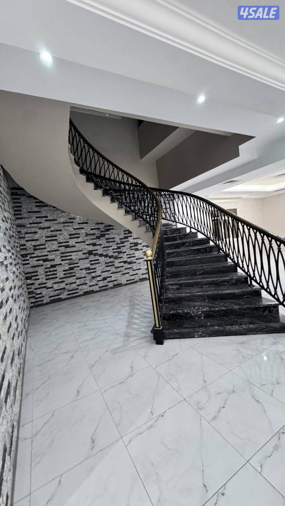 للإيجار قسيمه صباح الاحمد دور ام الهيمان  شقق جميع المنطقة العاشره3