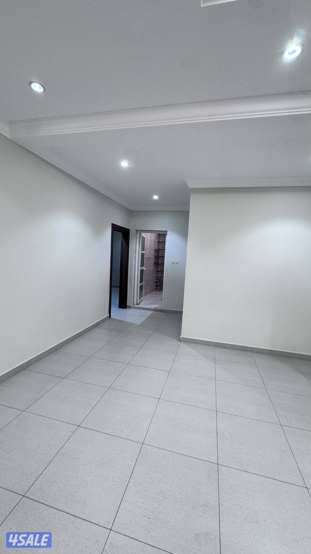 للإيجار قسيمه صباح الاحمد دور ام الهيمان  شقق جميع المنطقة العاشره8