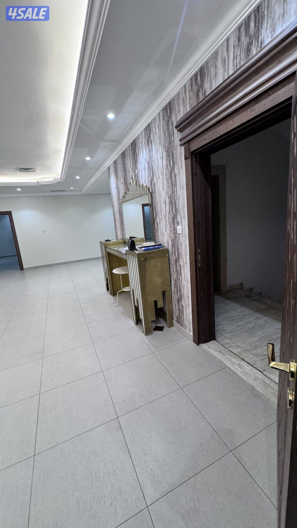 للإيجار قسيمه صباح الاحمد دور ام الهيمان  شقق جميع المنطقة العاشره9