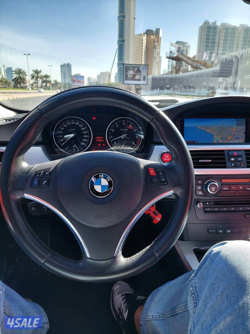 للبيع بي ام 330 موديل 20112