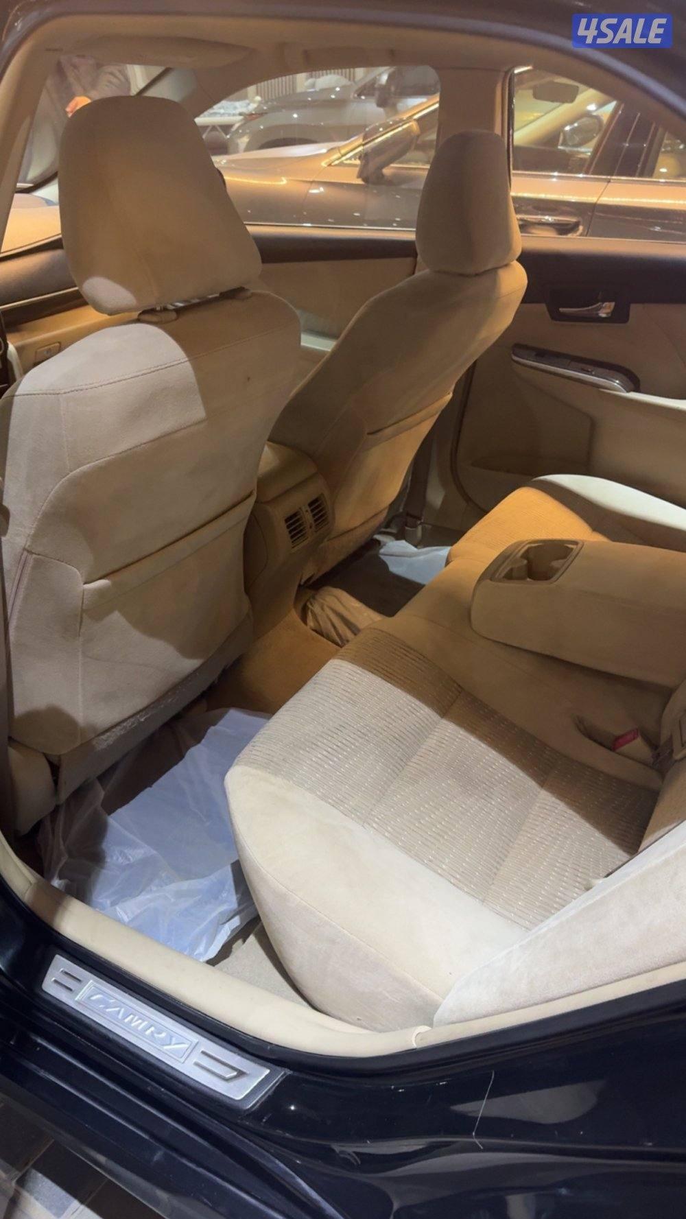 للبيع كامري GLX موديل 2012 ماشيه 330 الف قمه بنظافه شرط الفحص4