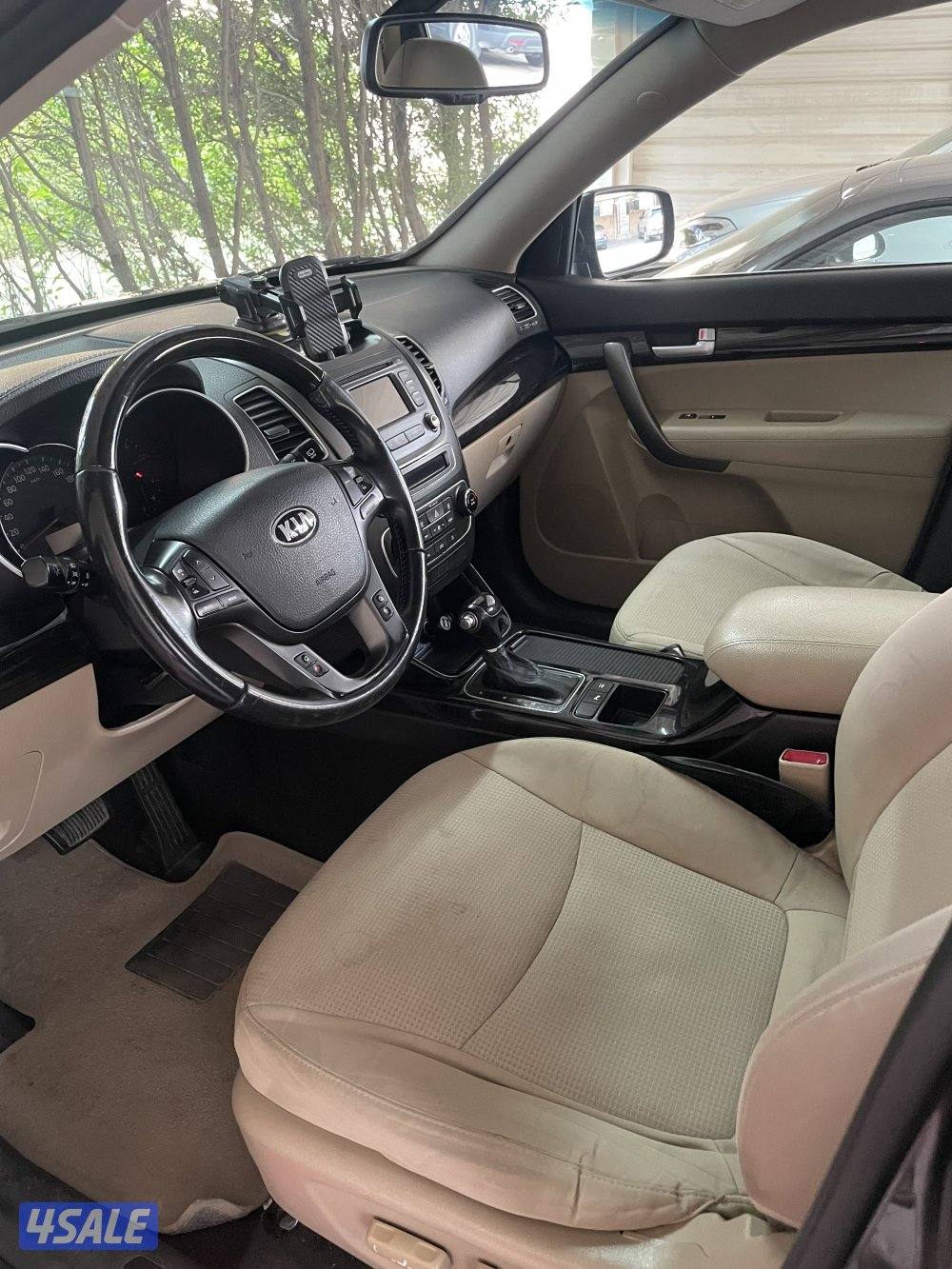 للبيع كيا سيرنتو موديل 20156