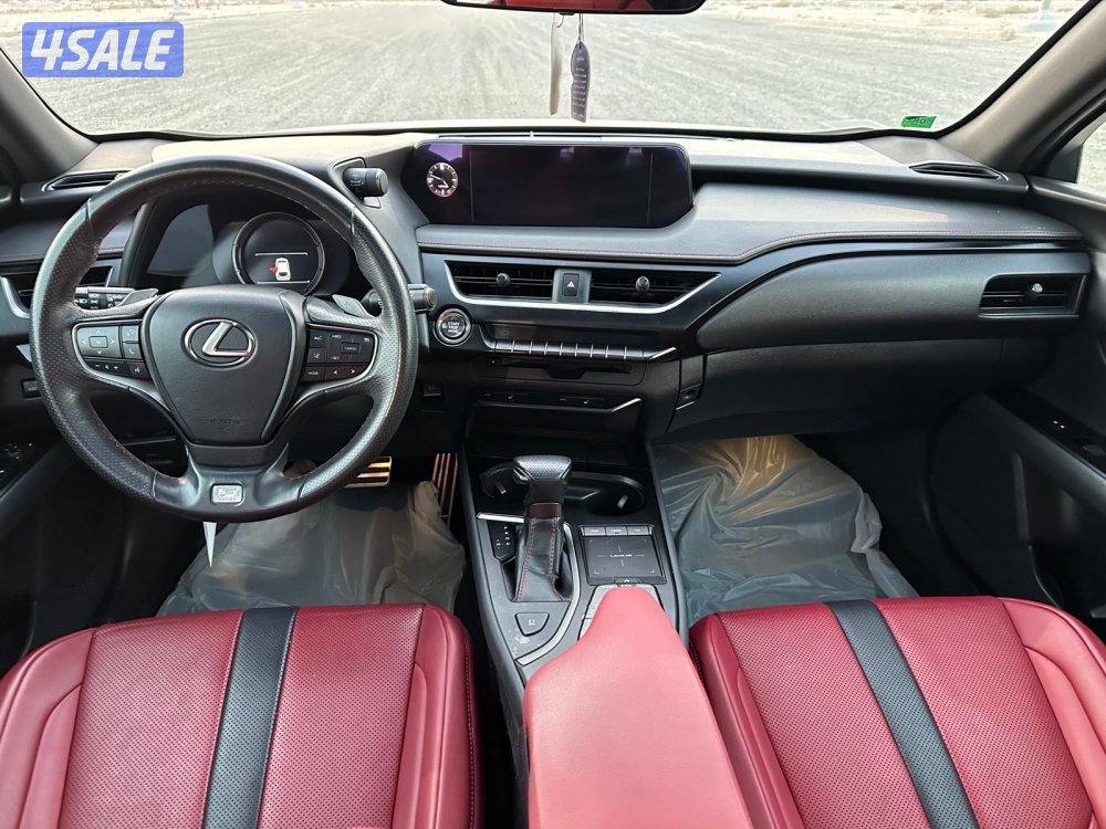 لكزس UX 200 F Sport أعلى فئة بحالة الوكالة9