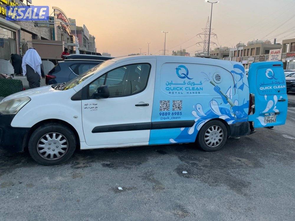 للبيع سيارت غسيل مرخصة عمالها ٢ راتب العامل الواحد ١٤٠ وسكن ٥٠2