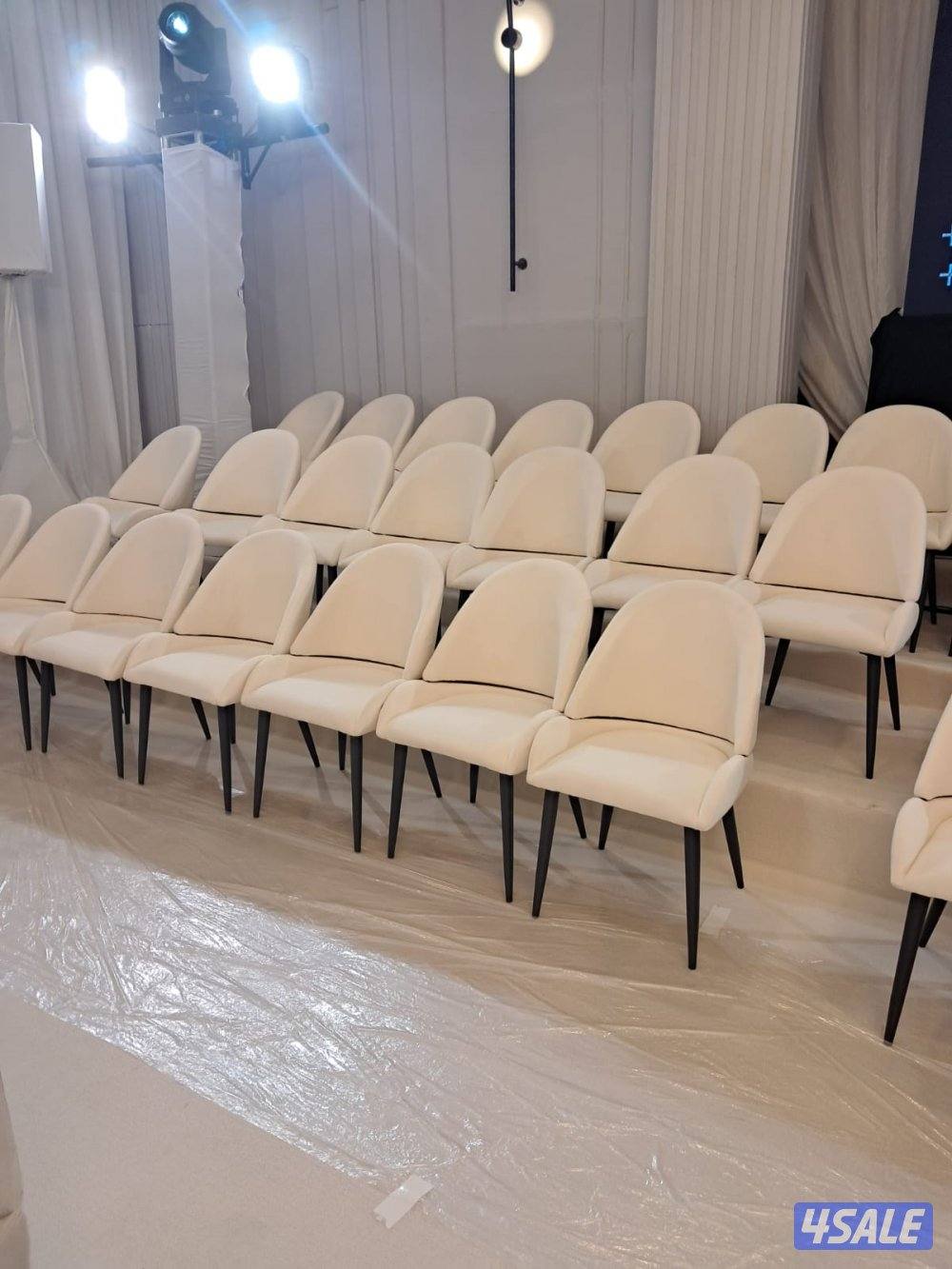 تأجير كراسي وقنفات vip وكوشه وزينة أعراس وقاعات وتسكير11