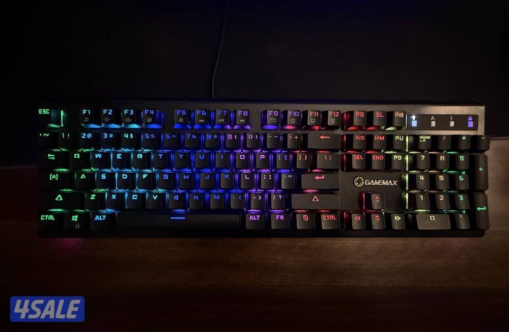 كيبورد قيمنق ميكانكل K8012