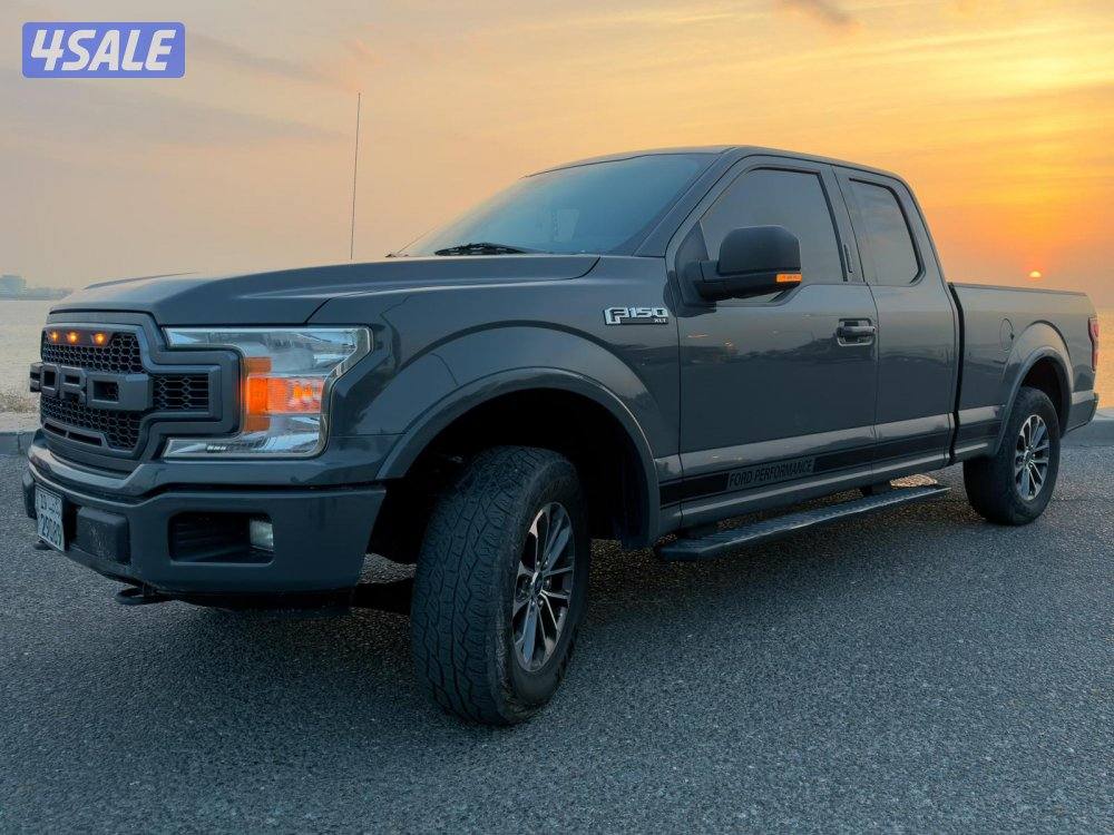 للبيع وانيت فورد 150 موديل 2020  سبورت ماشي179كشنات خام اسود داخلية بح3