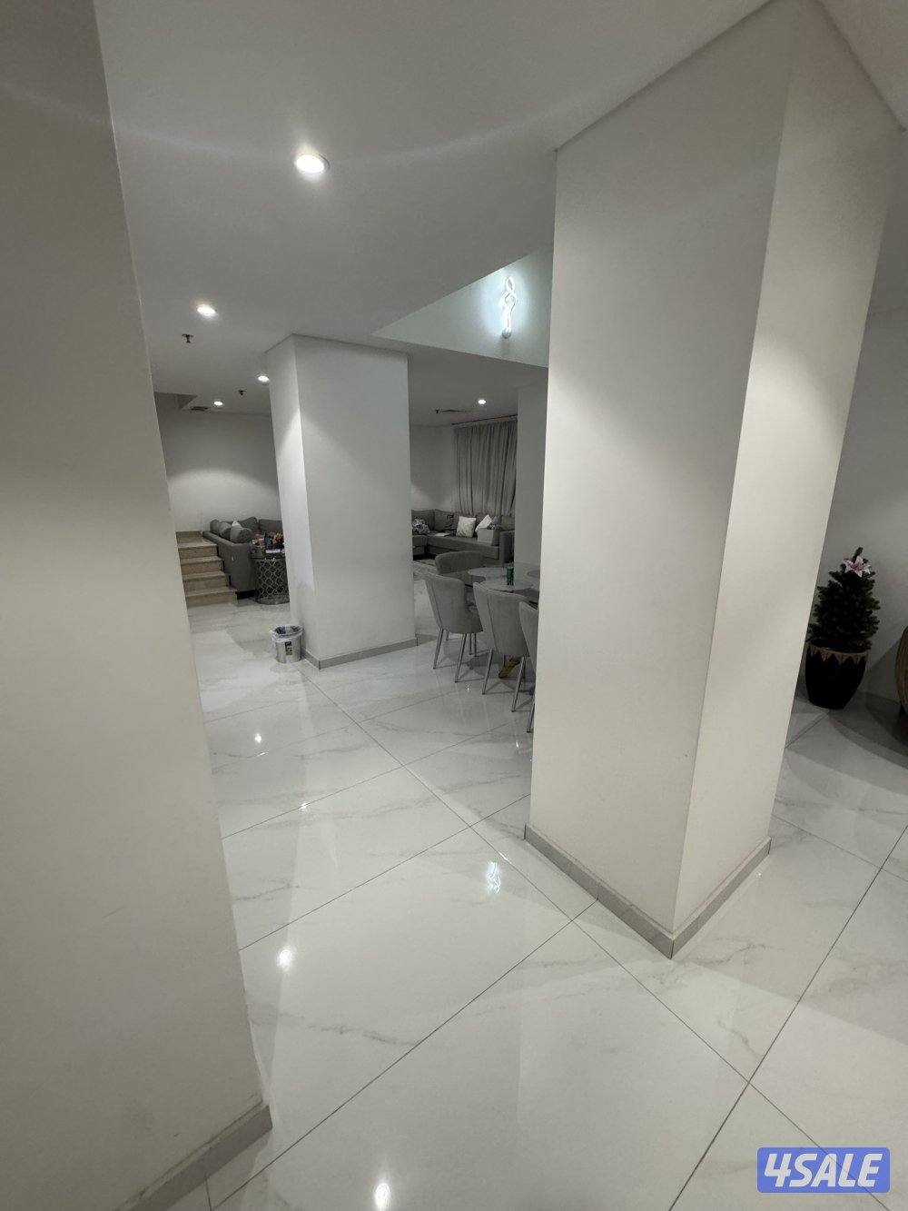 للبيع شقه إطلاله بحريه كامله0