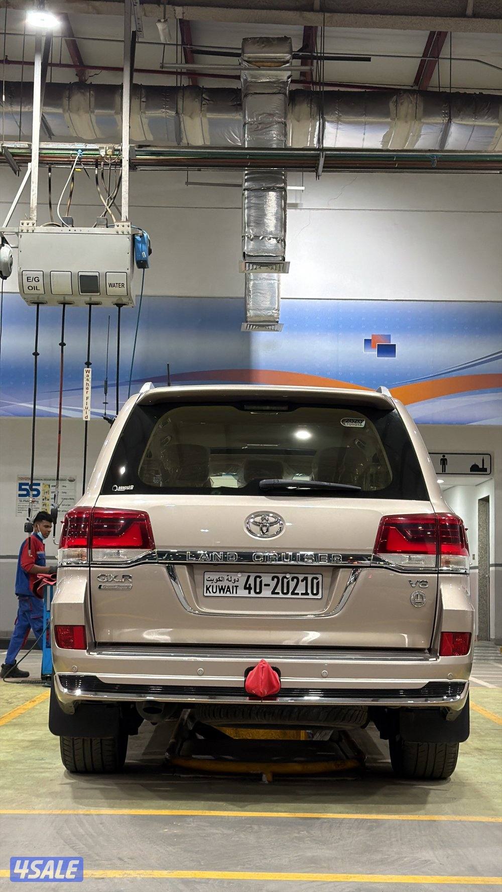 جيب لاندكروزر 2016 بحالة نادره الممشى 135 الف فقط .!9