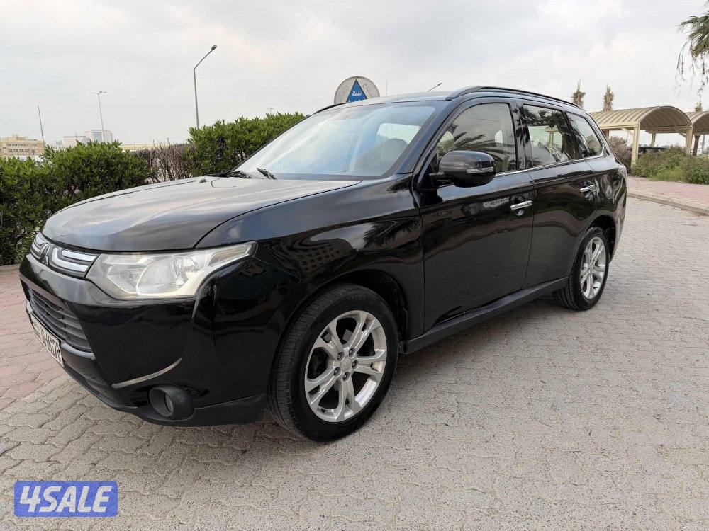 للبيع جيب ميتسوبيشي اوتلاندر الدرجه الاولى كامل المواصفات موديل 20140