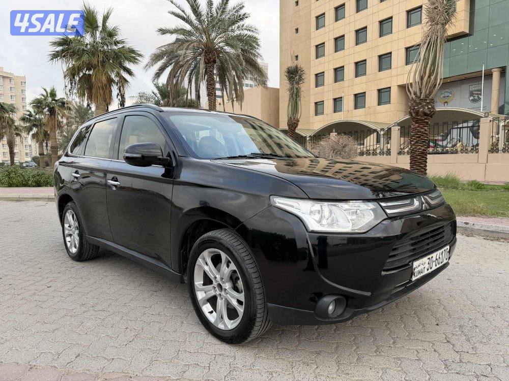 للبيع جيب ميتسوبيشي اوتلاندر الدرجه الاولى كامل المواصفات موديل 20141