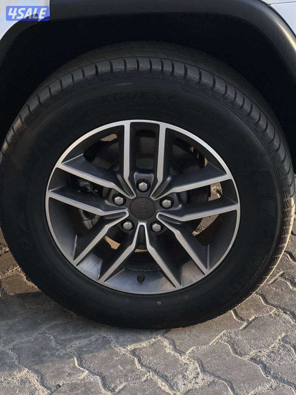 للبيع جراند شيروكي بحالة ممتازة9