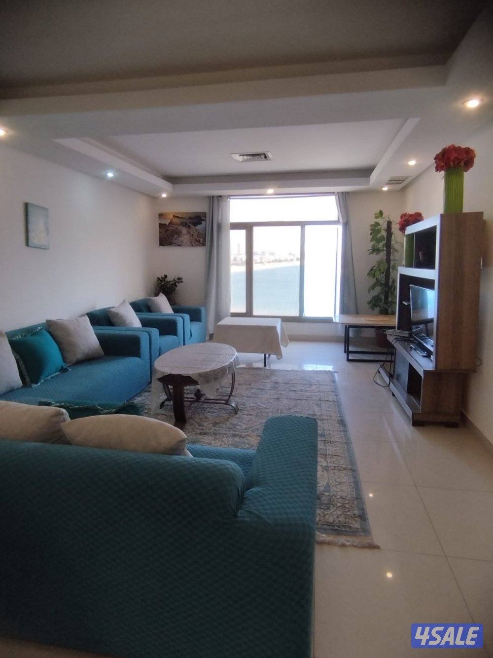 للايجار شاليه للعائلات فقط على الخور مباشره يتكون0