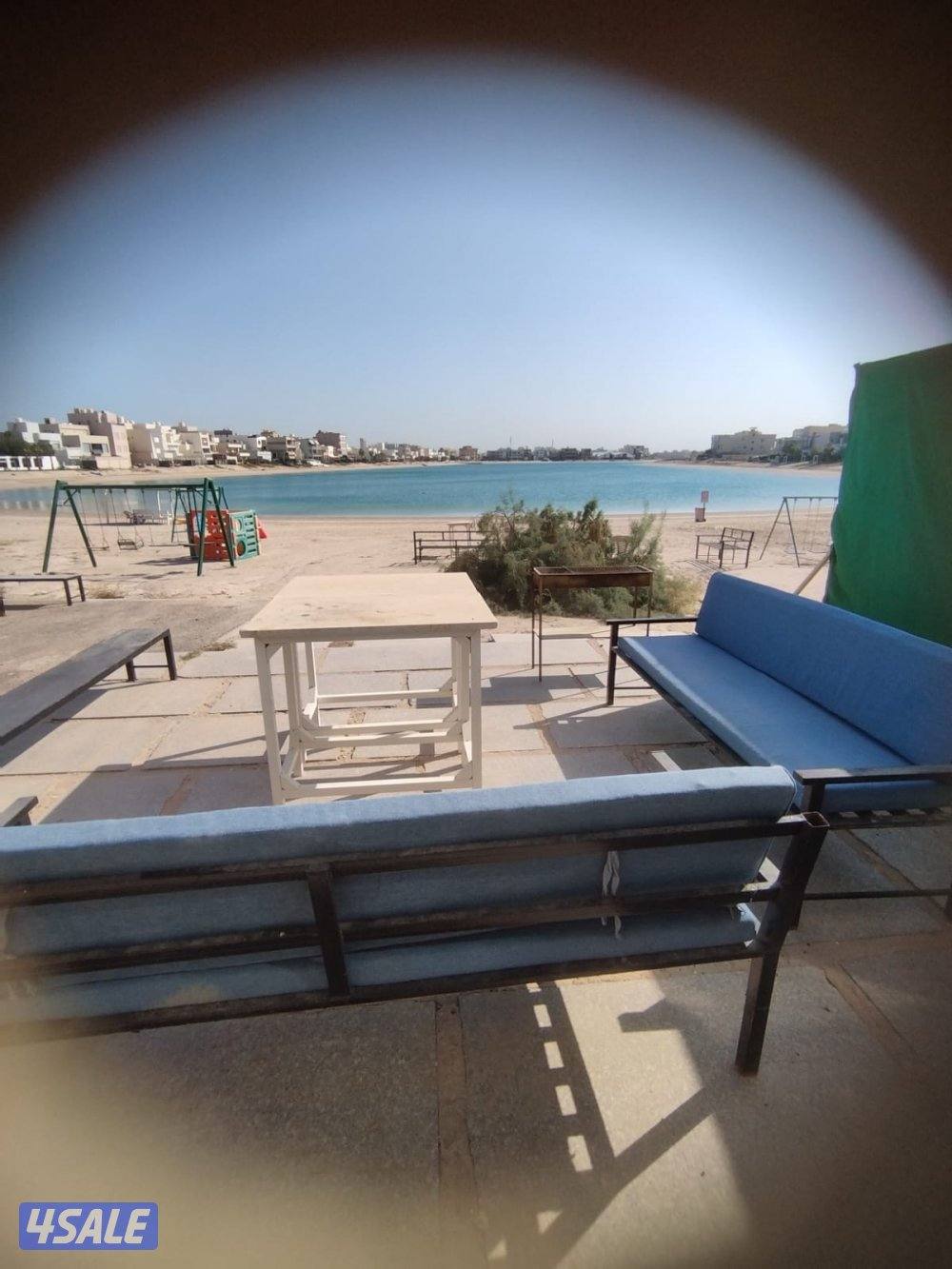 للايجار شاليه للعائلات فقط على الخور مباشره يتكون5