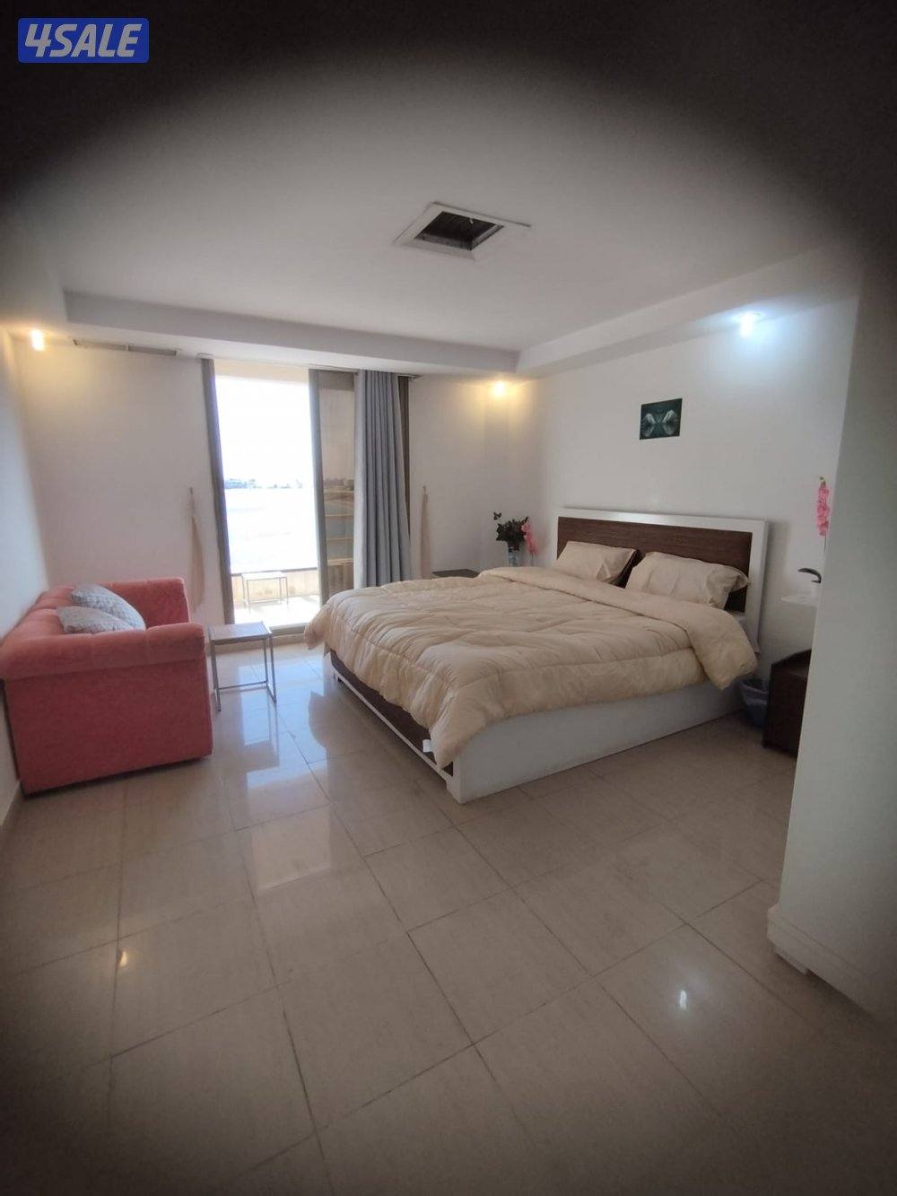 للايجار شاليه للعائلات فقط على الخور مباشره يتكون6