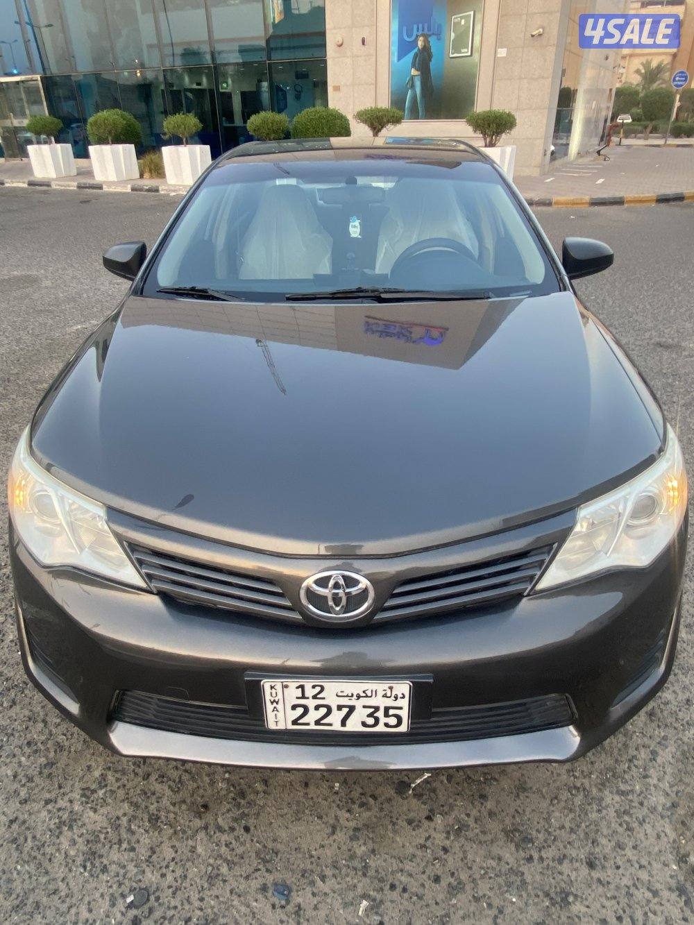 للبيع كامري GL موديل 2014 قمه بالنظافه ممشى 137,0000