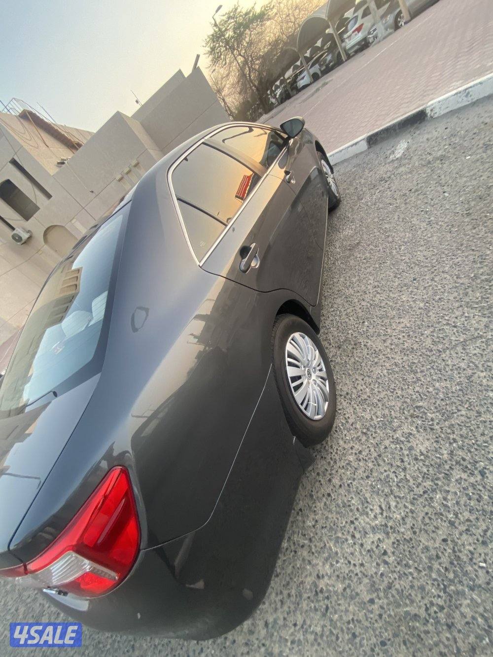 للبيع كامري GL موديل 2014 قمه بالنظافه ممشى 137,0002