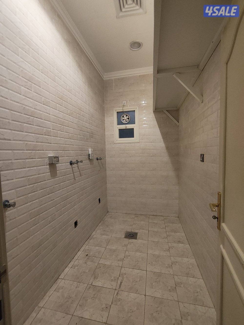 للايجار دور11