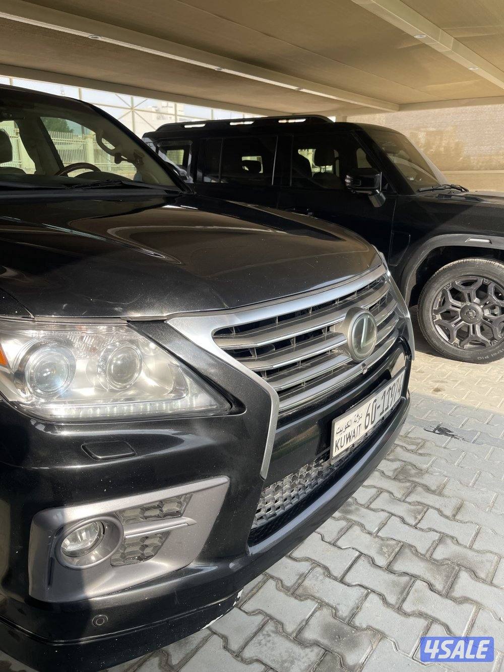 للبيع جيب لكسز 20121