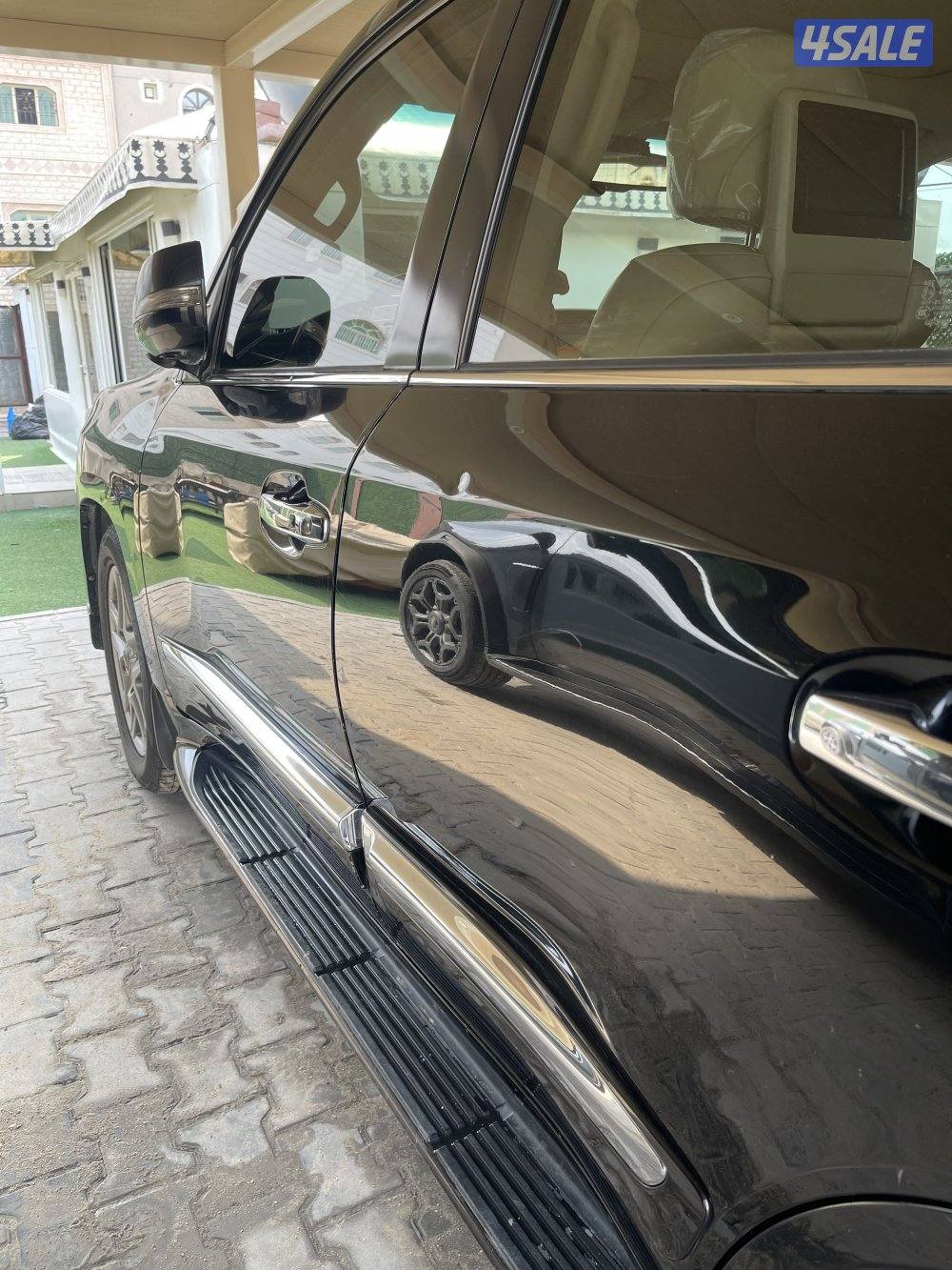 للبيع جيب لكسز 20122