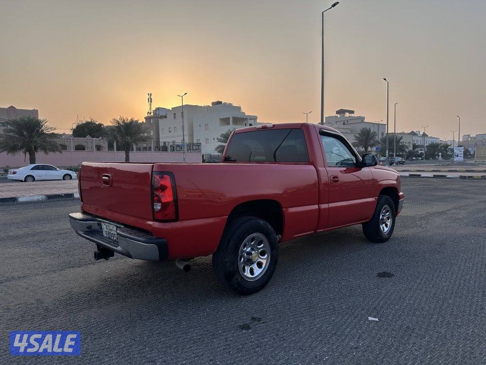 للبيع وانيت سلفرادو موديل ٢٠٠٣2