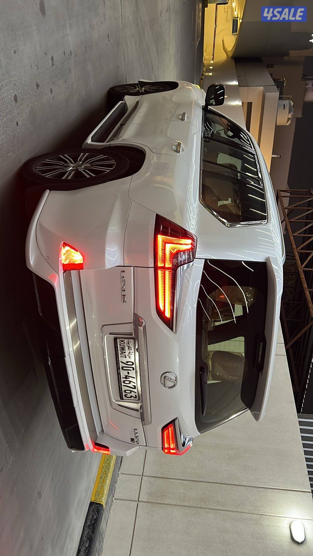 للبيع لكزس ابيض من داخل تان وارد قطر5