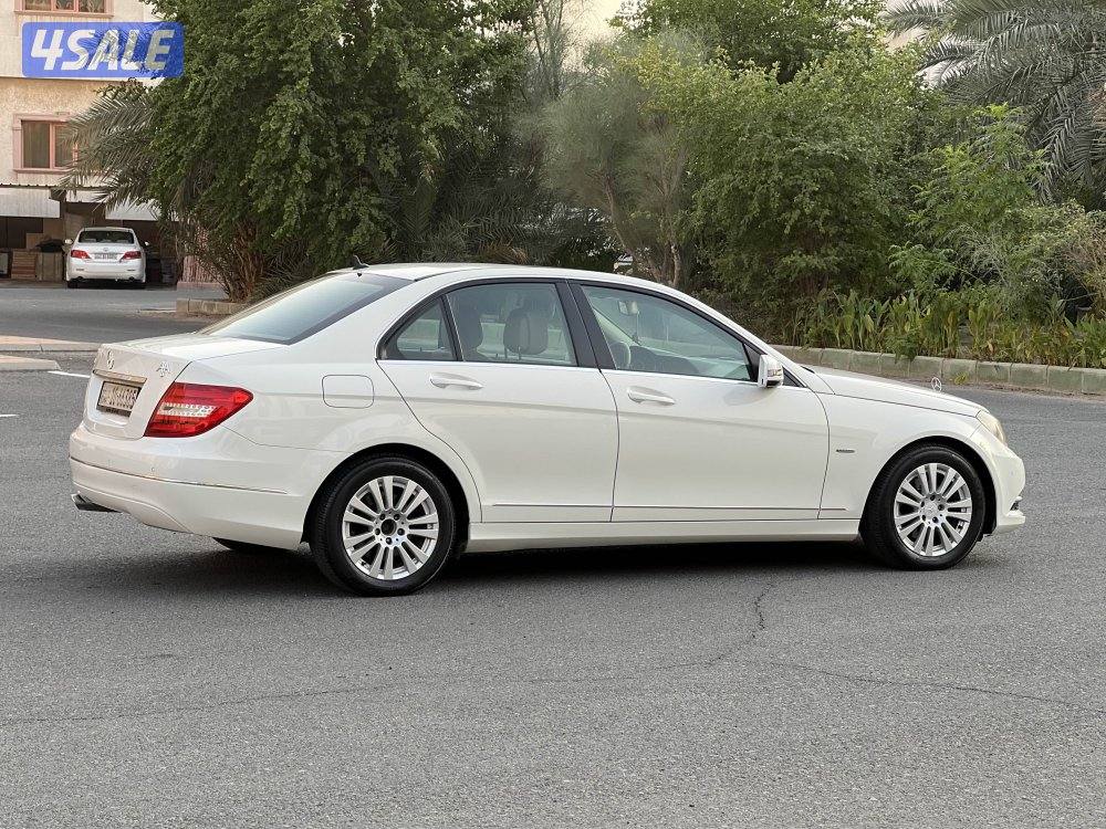 للبيع مرسيدس c200 موديل 20124