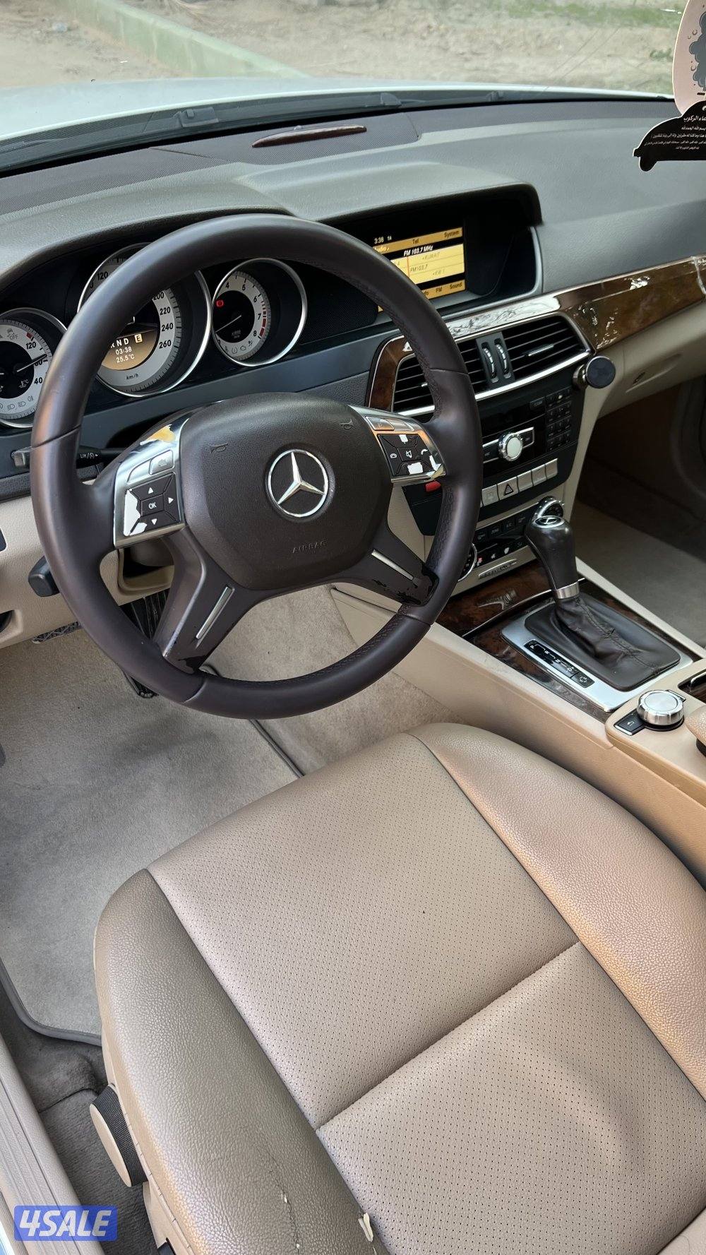 للبيع مرسيدس c200 موديل 201211