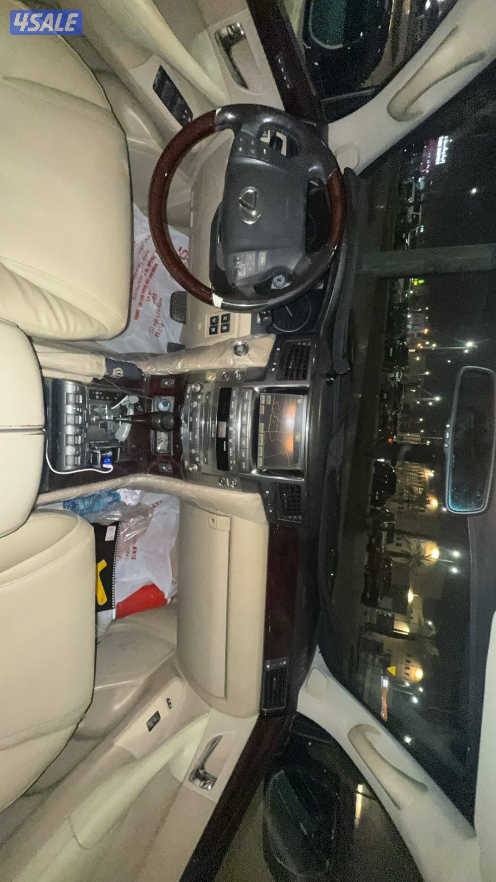 جيب لكزس 20116