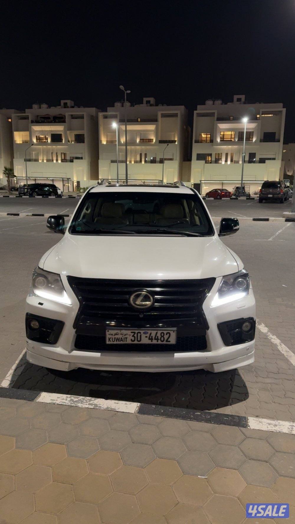 جيب لكزس 20110