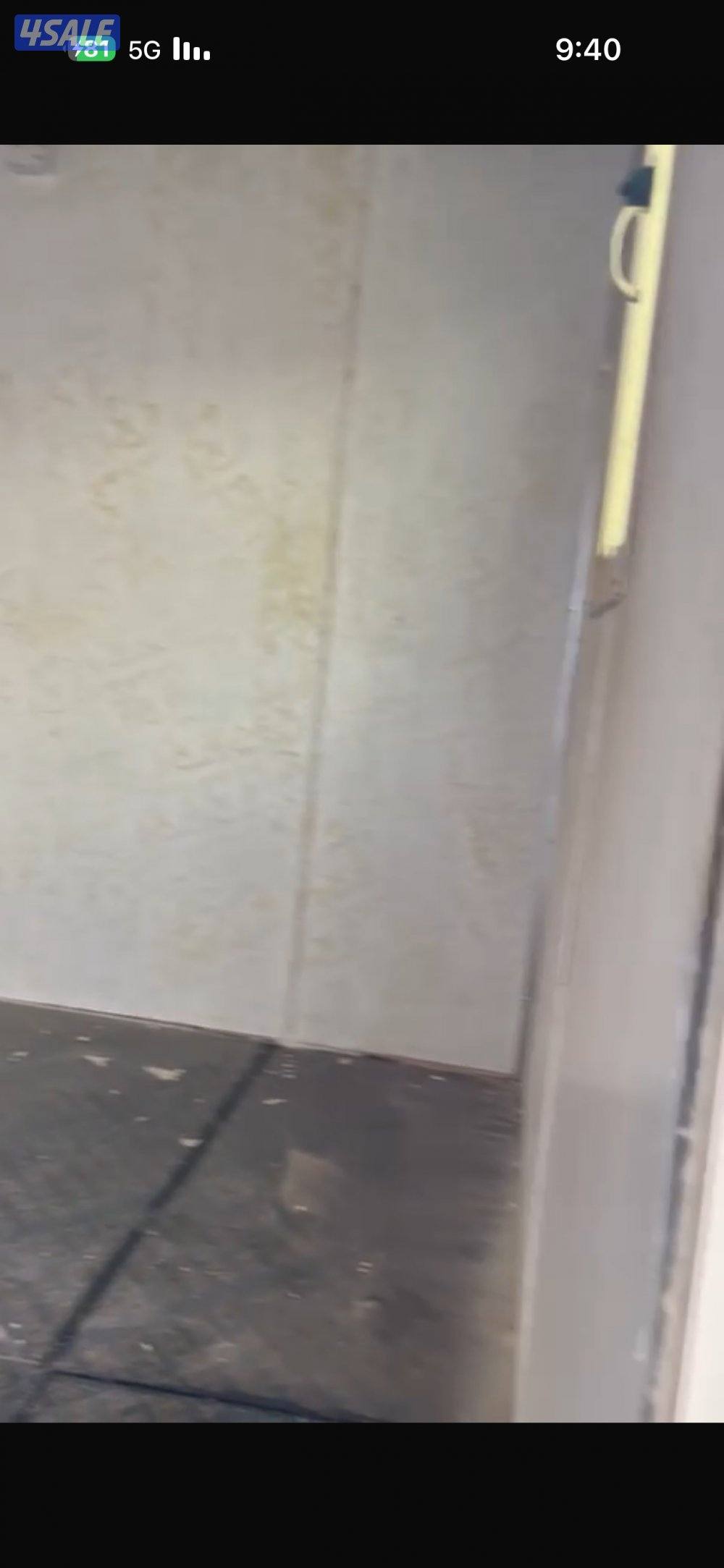 غرفة للخادم مع حمام 3 في 3 ونص0