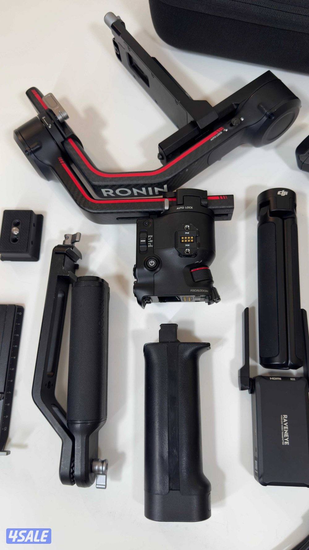 DJI RS3 Pro Combo Gimbal Stabilizer0