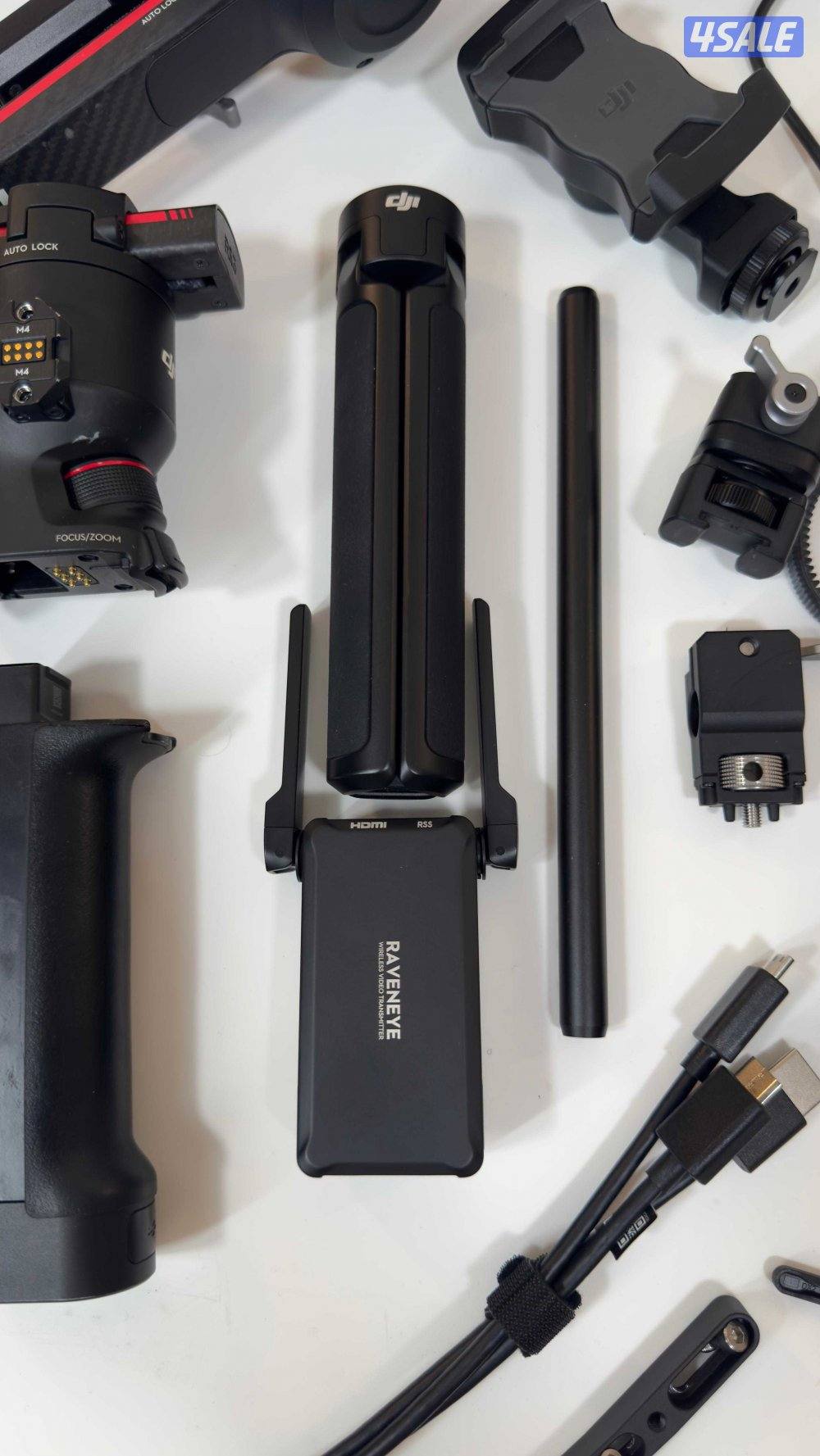 DJI RS3 Pro Combo Gimbal Stabilizer1