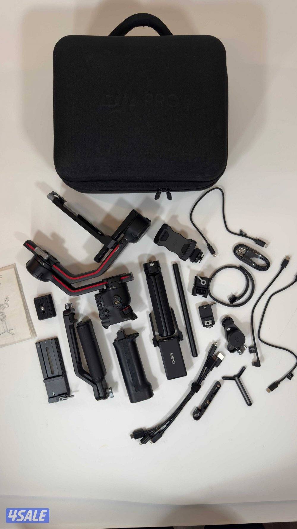 DJI RS3 Pro Combo Gimbal Stabilizer2