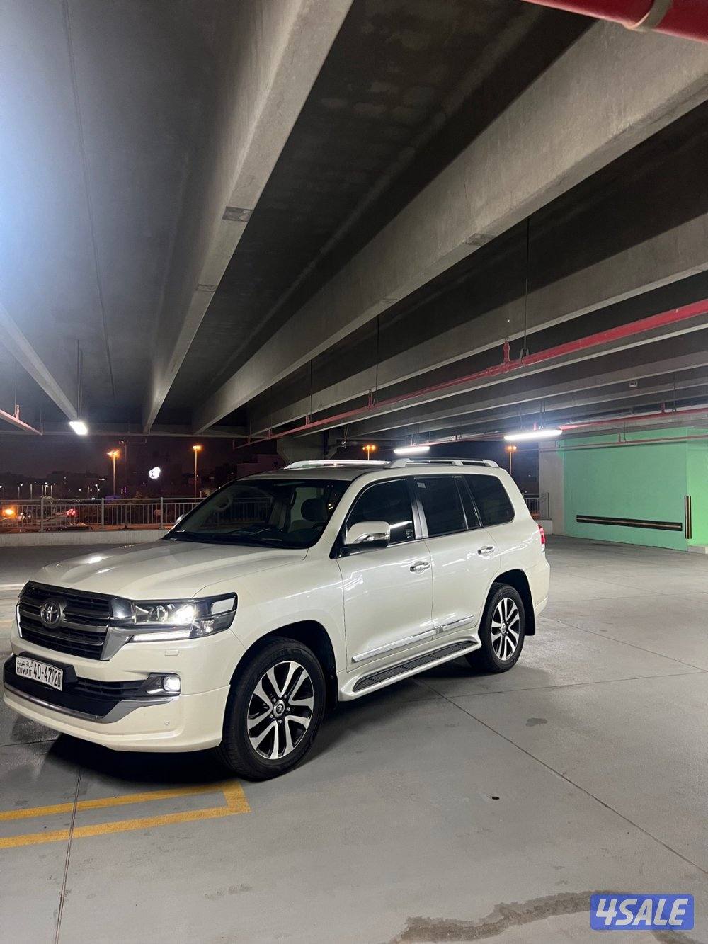 لاندكروزر قراند تورنق0