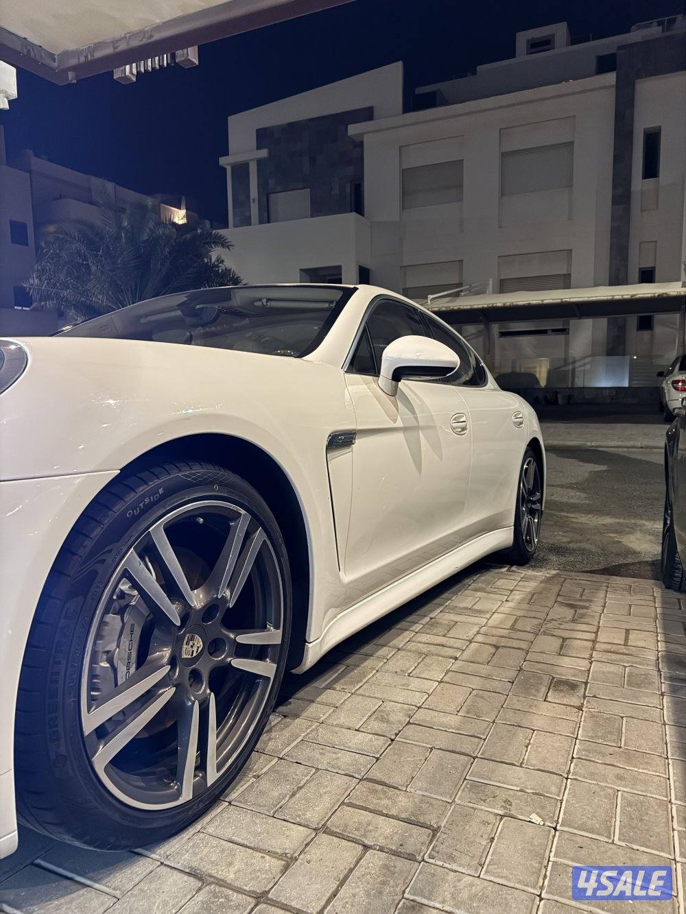 بورش باناميرا 20123