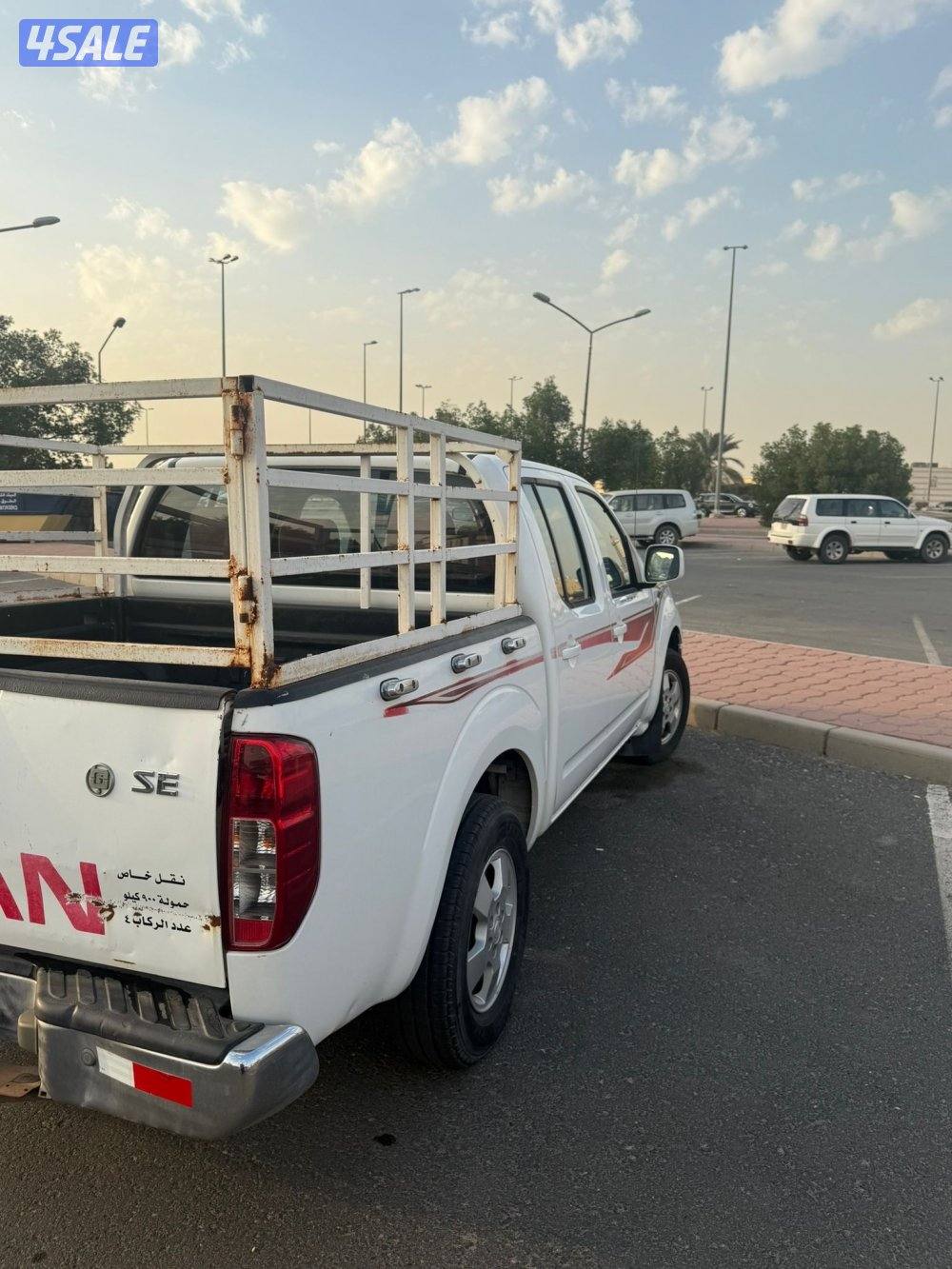 للبيع وانيت نيسان نافارا ٢٠١٥5