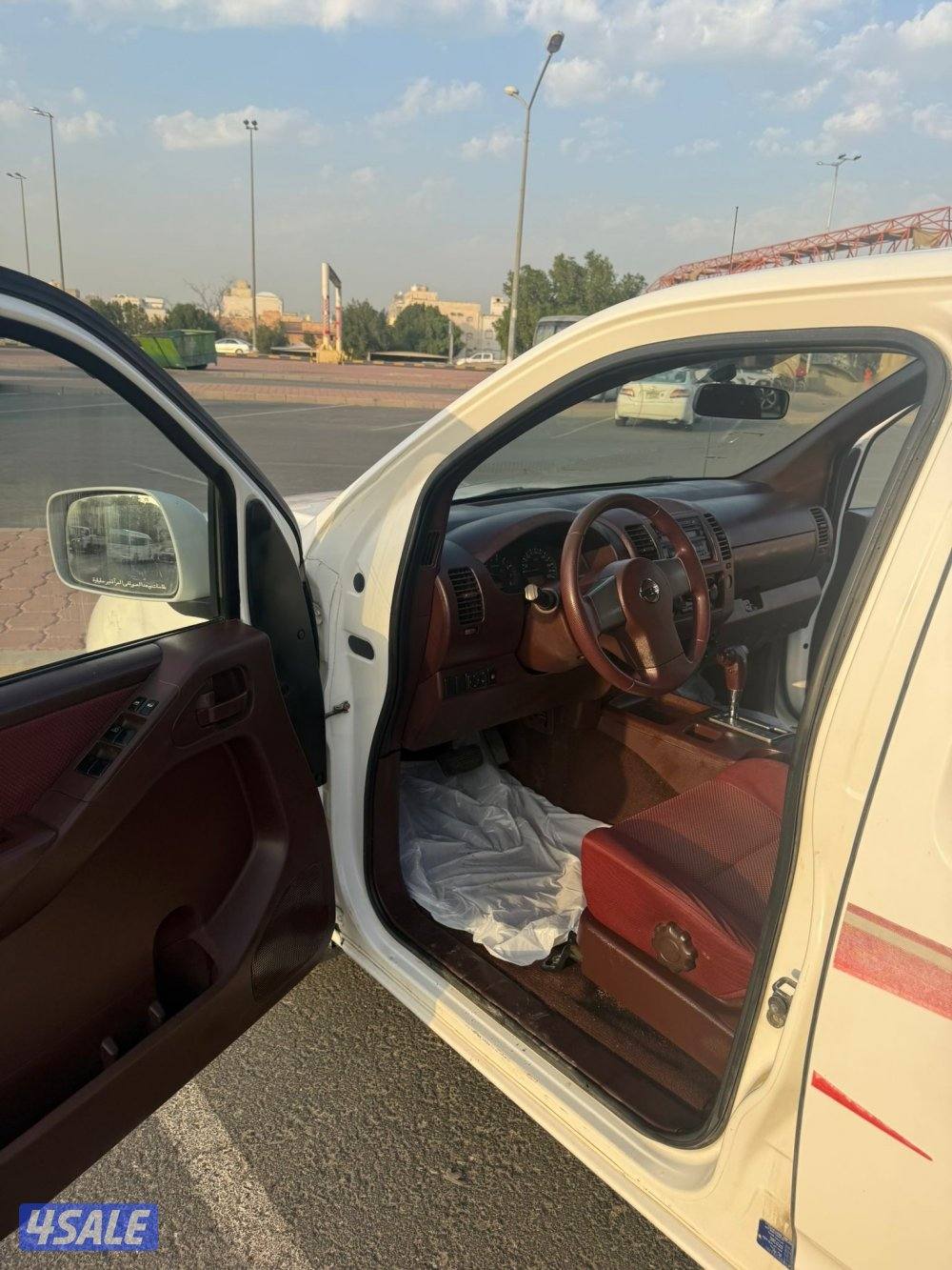 للبيع وانيت نيسان نافارا ٢٠١٥8